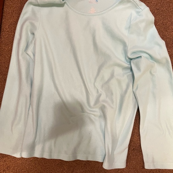 Mostly Women’s Different Types Of Tops. One Male Adult T-Shirt. - Picture 13 of 16